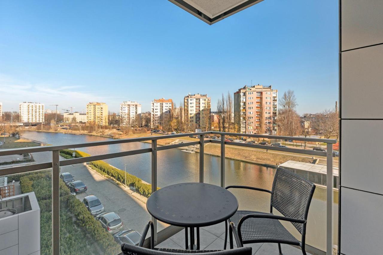 Nowa Motlawa Spa, Pool, Gym & Parking By Downtown Apartmán *