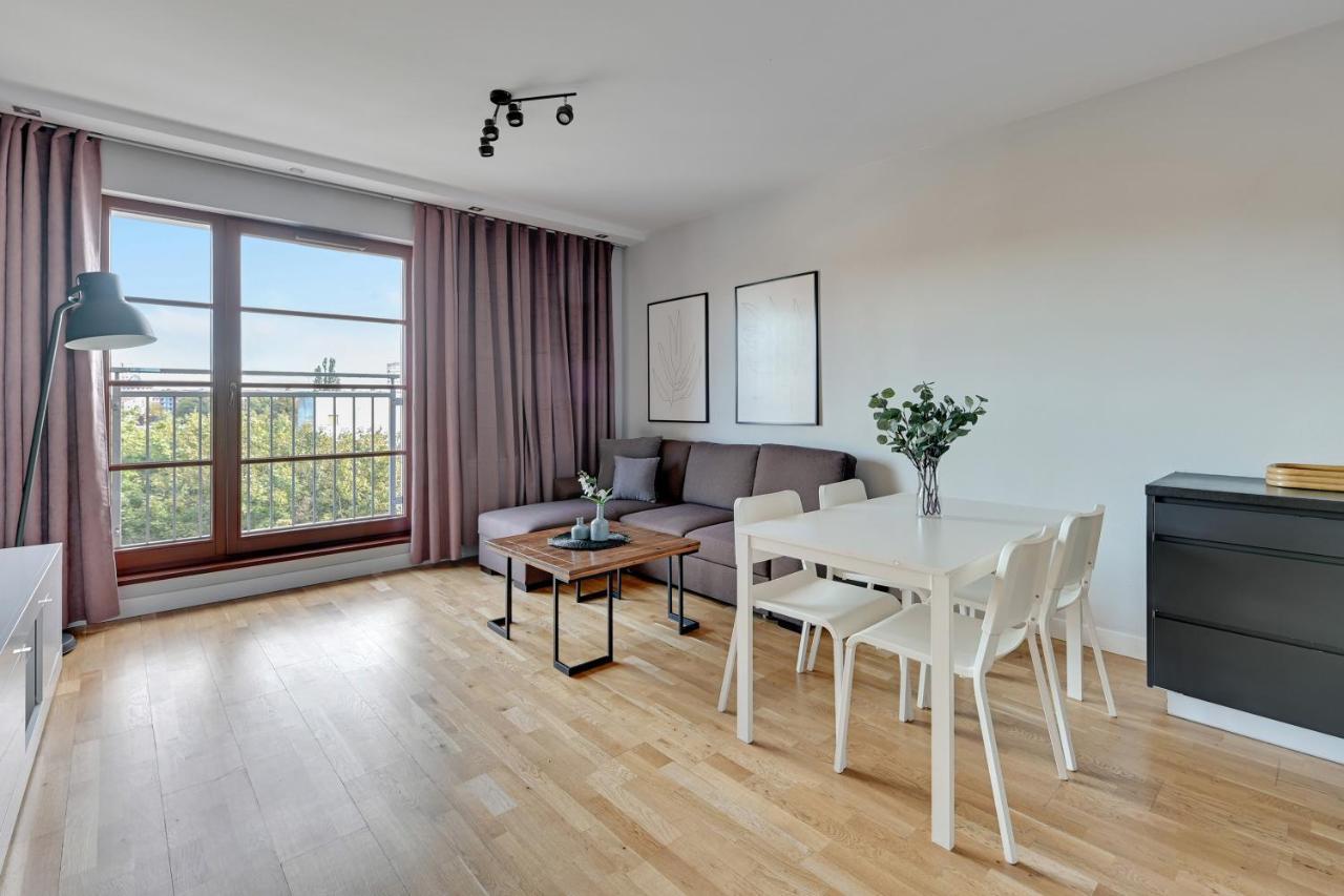 Nowa Motlawa Spa, Pool, Gym & Parking By Downtown Apartmán *